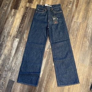 Levi’s Premium Ribcage Wide Leg Jean Size 27